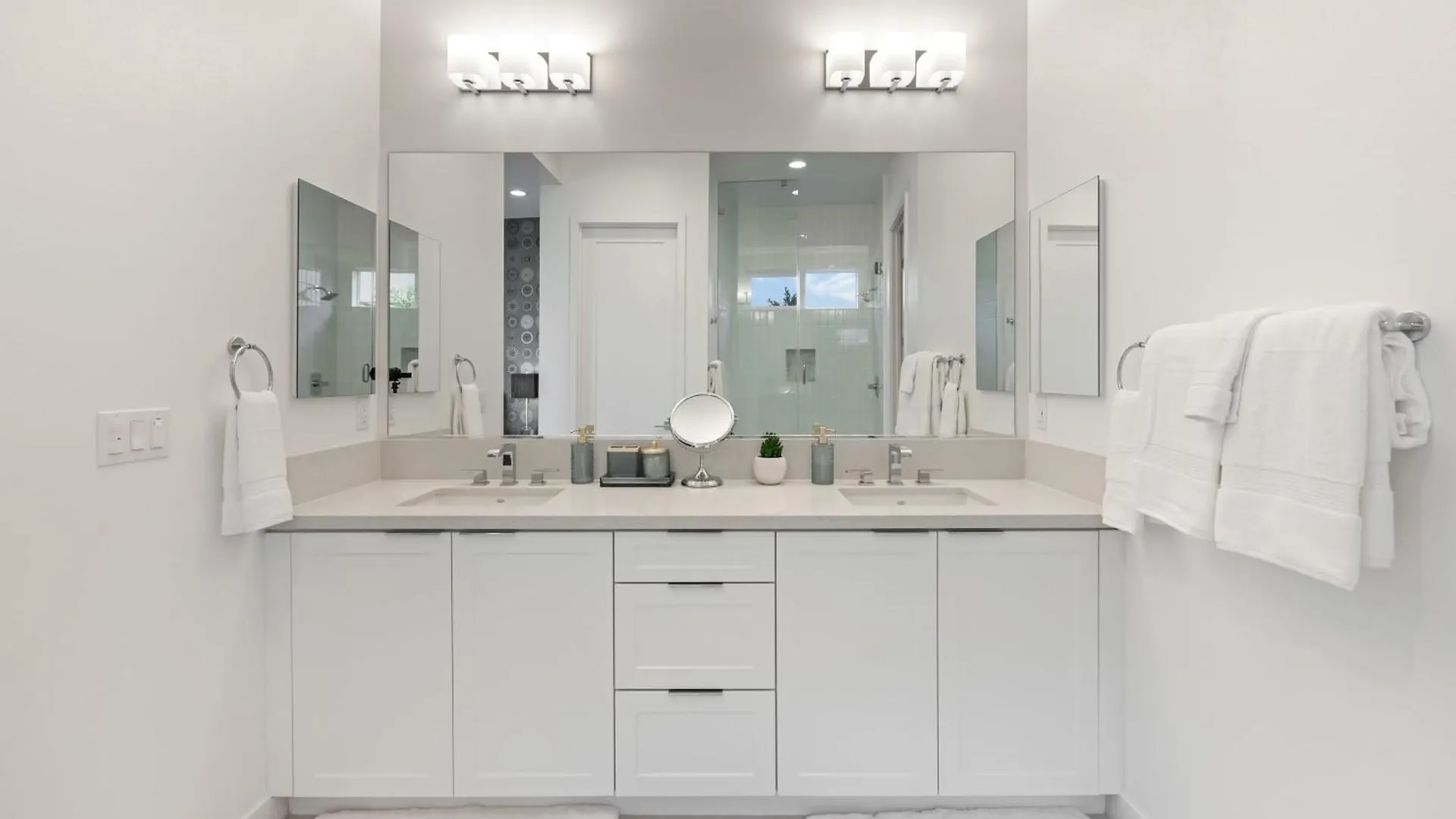 Lumen At Tahquitz: New Build With Pool Fire Pit Designer Interiors Villa Palm Springs Holiday home
