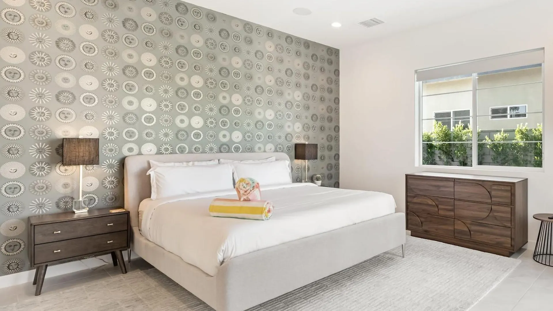 Holiday home Lumen At Tahquitz: New Build With Pool Fire Pit Designer Interiors Villa Palm Springs